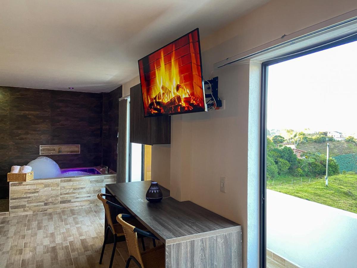 Cabanas Con Jacuzzi Y Chimenea - Casa Floral, Marinilla Eksteriør billede