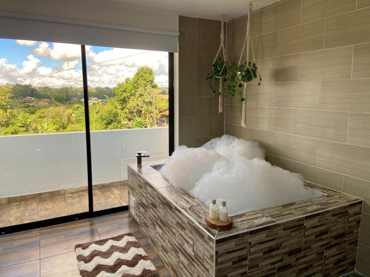 Cabanas Con Jacuzzi Y Chimenea - Casa Floral, Marinilla Eksteriør billede