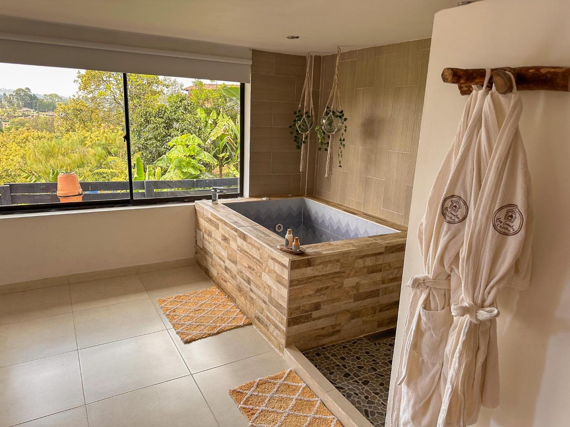 Cabanas Con Jacuzzi Y Chimenea - Casa Floral, Marinilla Eksteriør billede