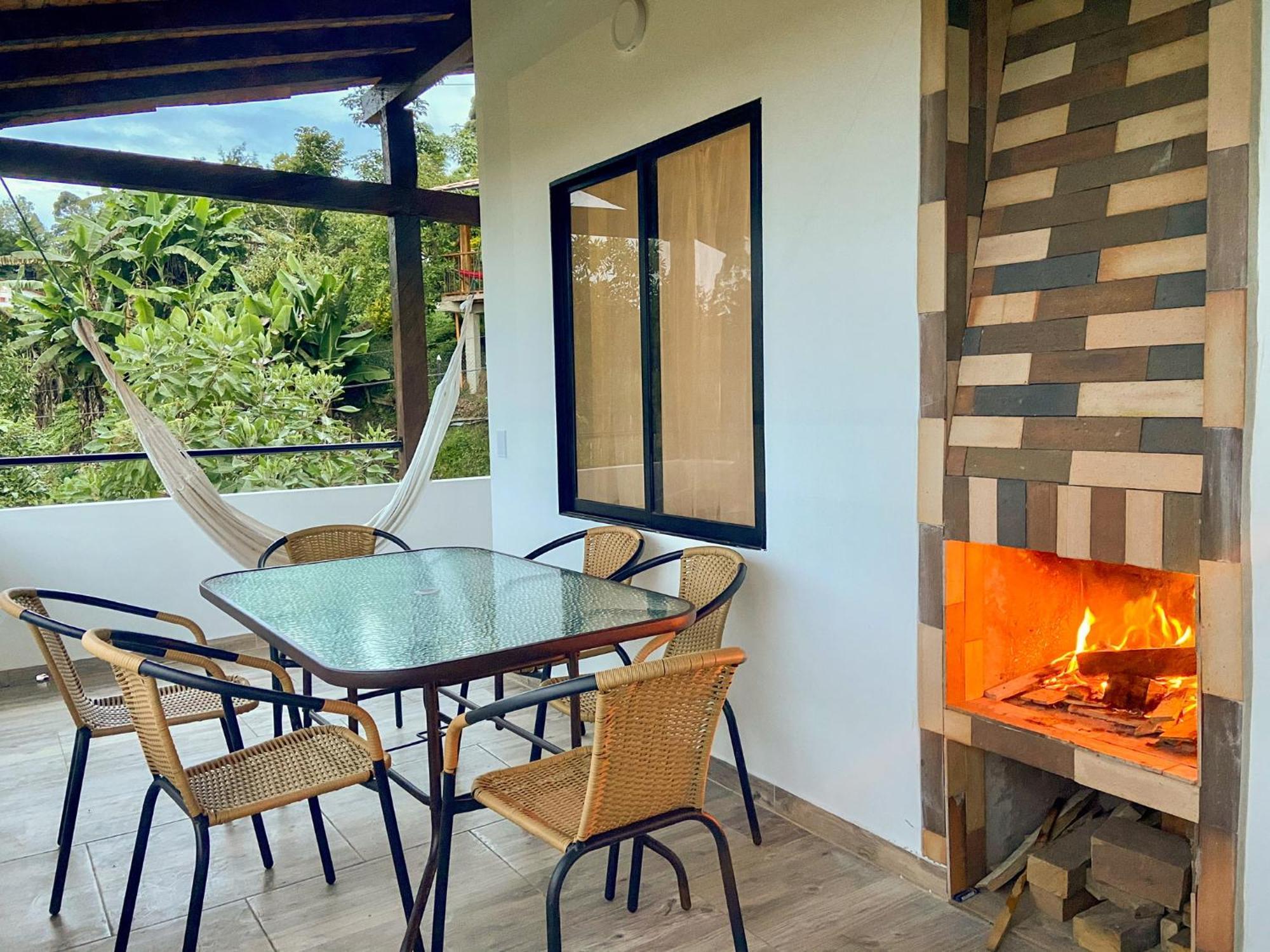 Cabanas Con Jacuzzi Y Chimenea - Casa Floral, Marinilla Eksteriør billede