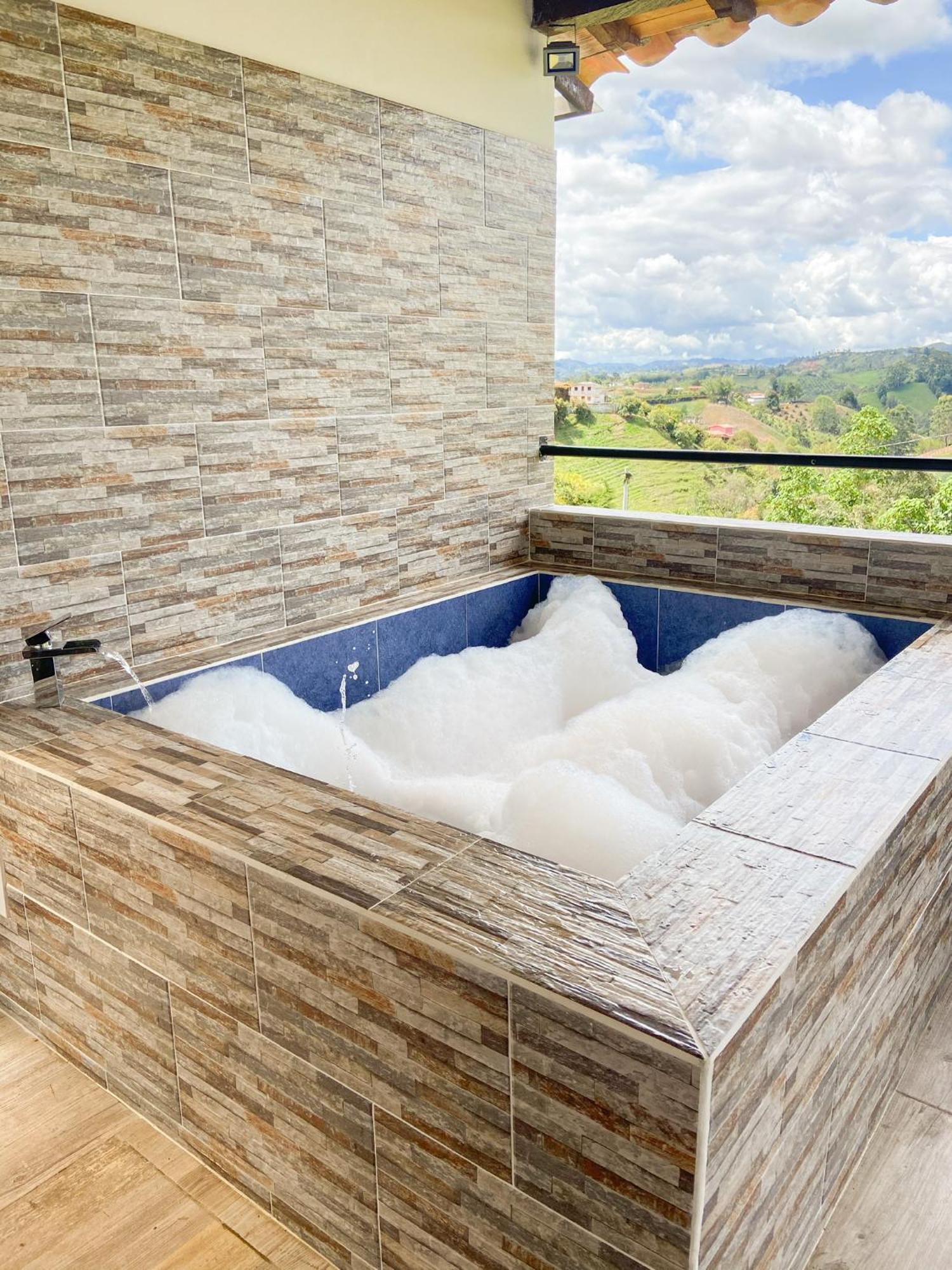Cabanas Con Jacuzzi Y Chimenea - Casa Floral, Marinilla Eksteriør billede