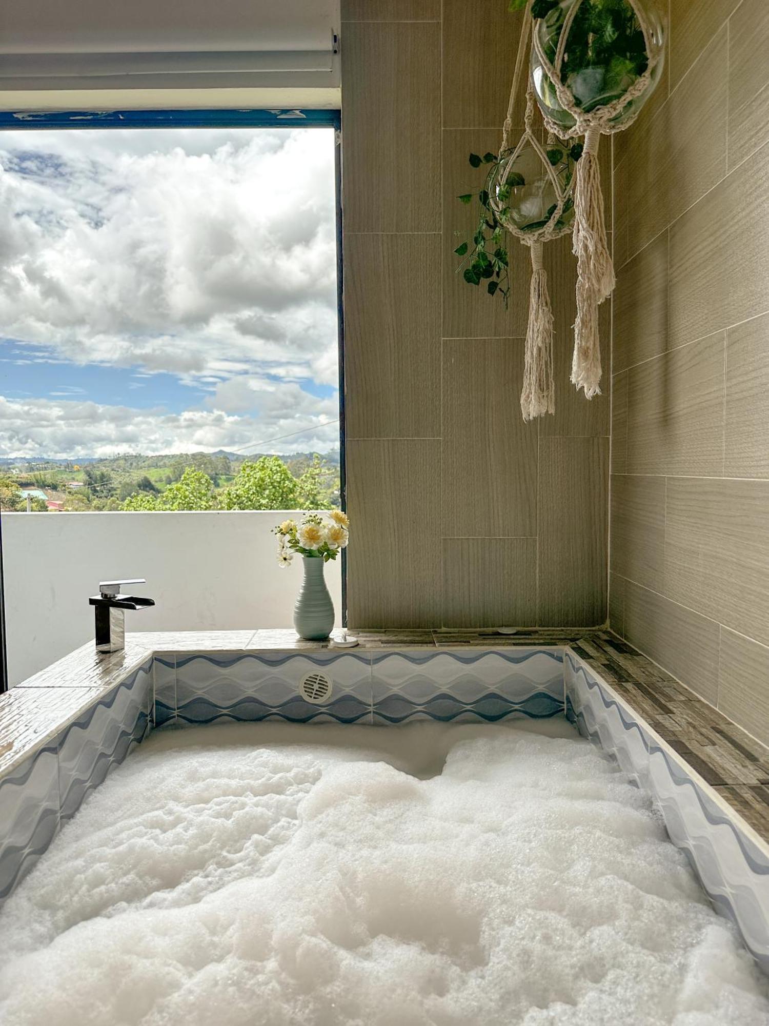 Cabanas Con Jacuzzi Y Chimenea - Casa Floral, Marinilla Eksteriør billede